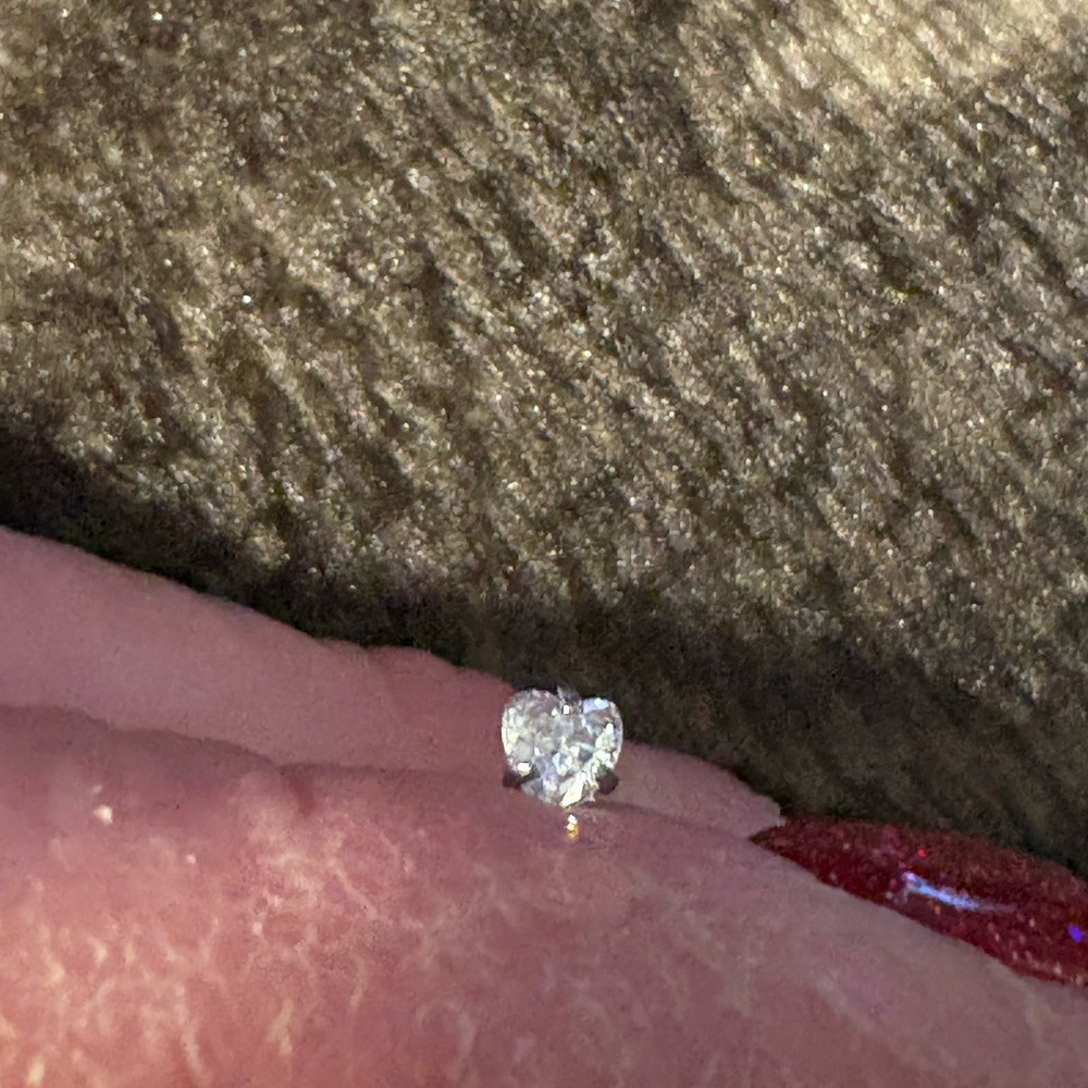 Nose Ring- 20G Stainless Steel Nose Stud Heart Hypoallergenic Nose Stud Piercing - Picture 9 of 9